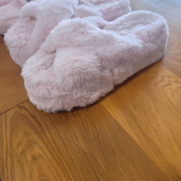 Victoria's Secret Pink Robe and Slippers Set Please Choose 1 Pair Of Slippers - Picture 9 of 9
